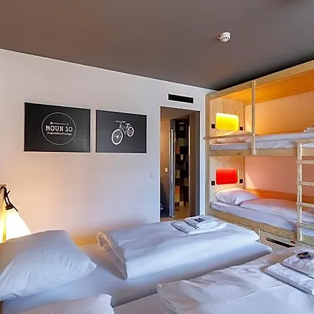 Djh Moun10 - Youth - Membership Required! Hostel