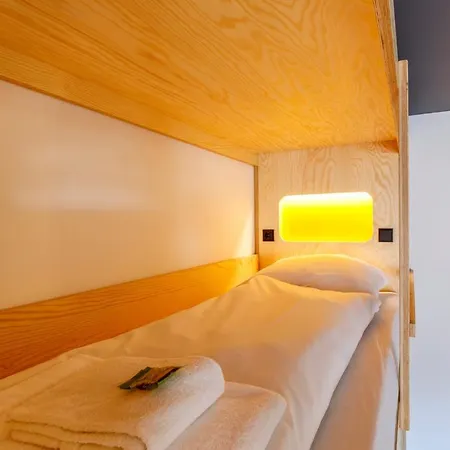 Hostel Djh Moun10 - Membership Required!