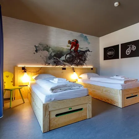 Djh Moun10 - Youth - Membership Required! Hostal *