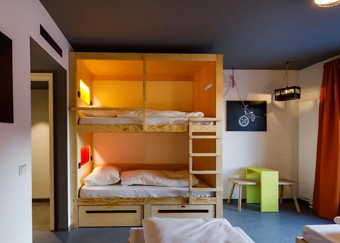 Moun10 Hostel *