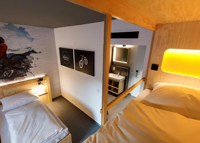 Hostel Moun10 *
