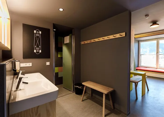 Moun10 Hostel *